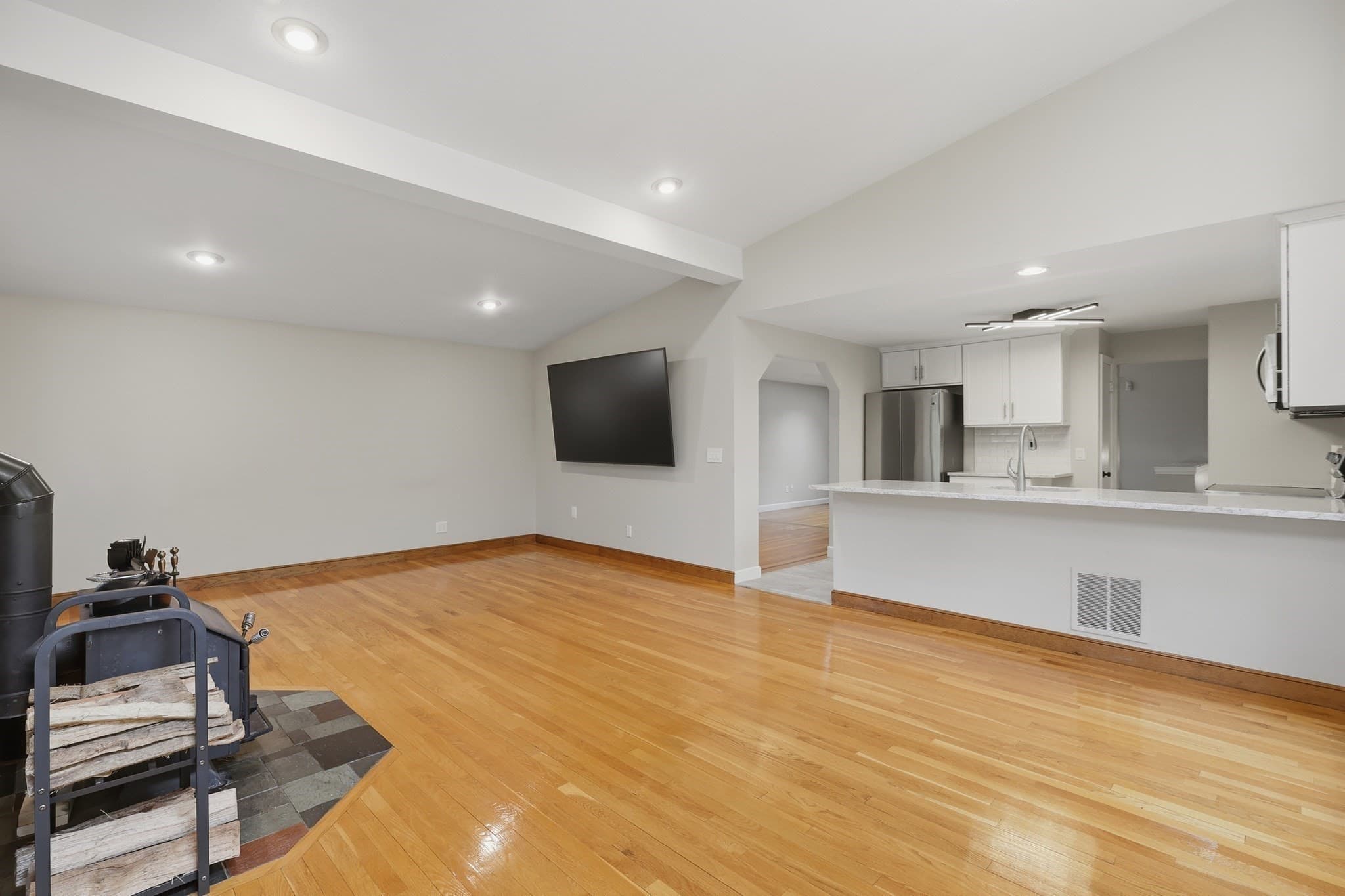 Single Family Residence at 27 Clearview Drive, Framingham MA 01701, photo 9 of 39