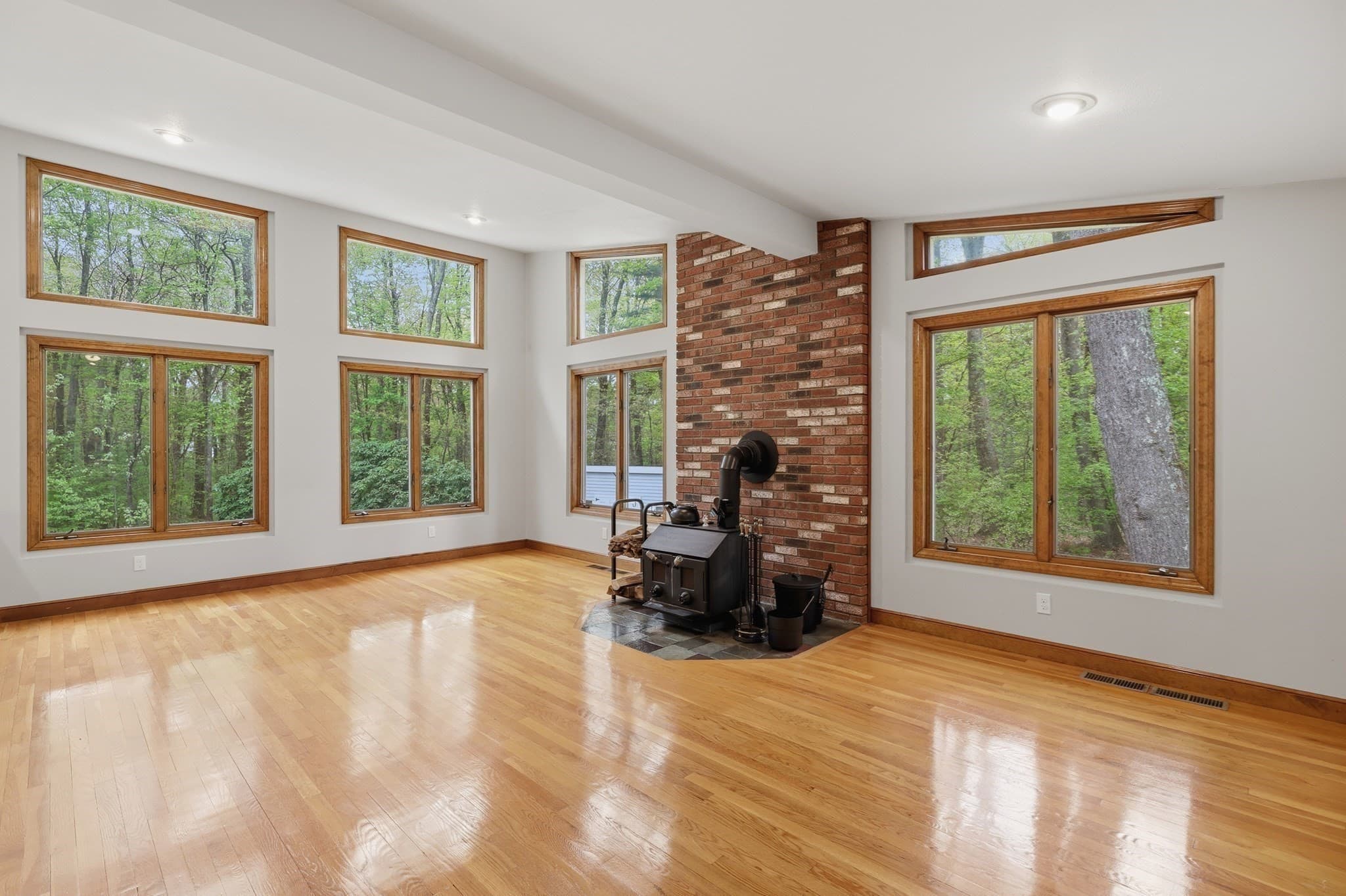 Single Family Residence at 27 Clearview Drive, Framingham MA 01701, photo 11 of 39