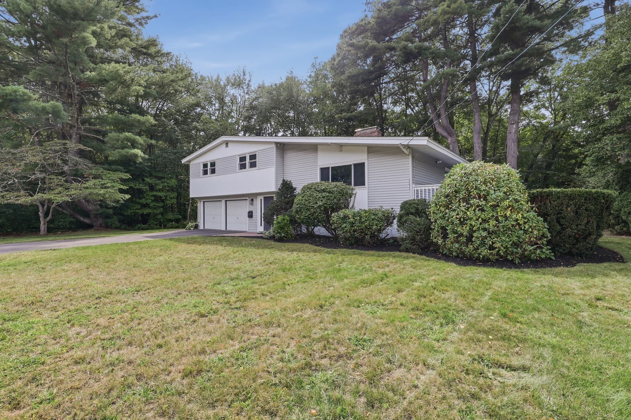Single Family Residence at 27 Clearview Drive, Framingham MA 01701, photo 4 of 39