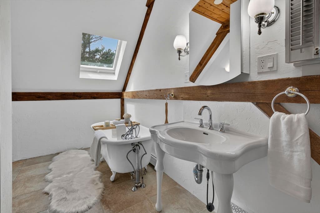 Single Family Residence at 70 Uncle Deane's Rd, Chatham MA 02659, Chatham, photo 6 of 42