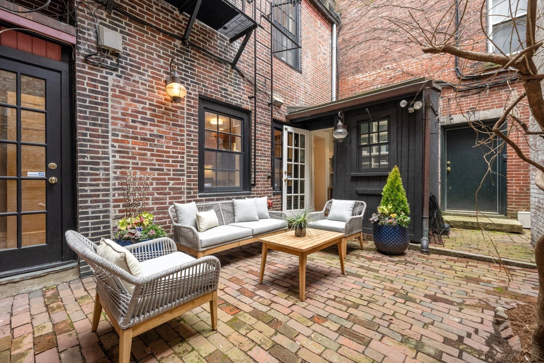 Single Family Residence at 14 Pinckney Street, Boston MA 02114, photo 2 of 27