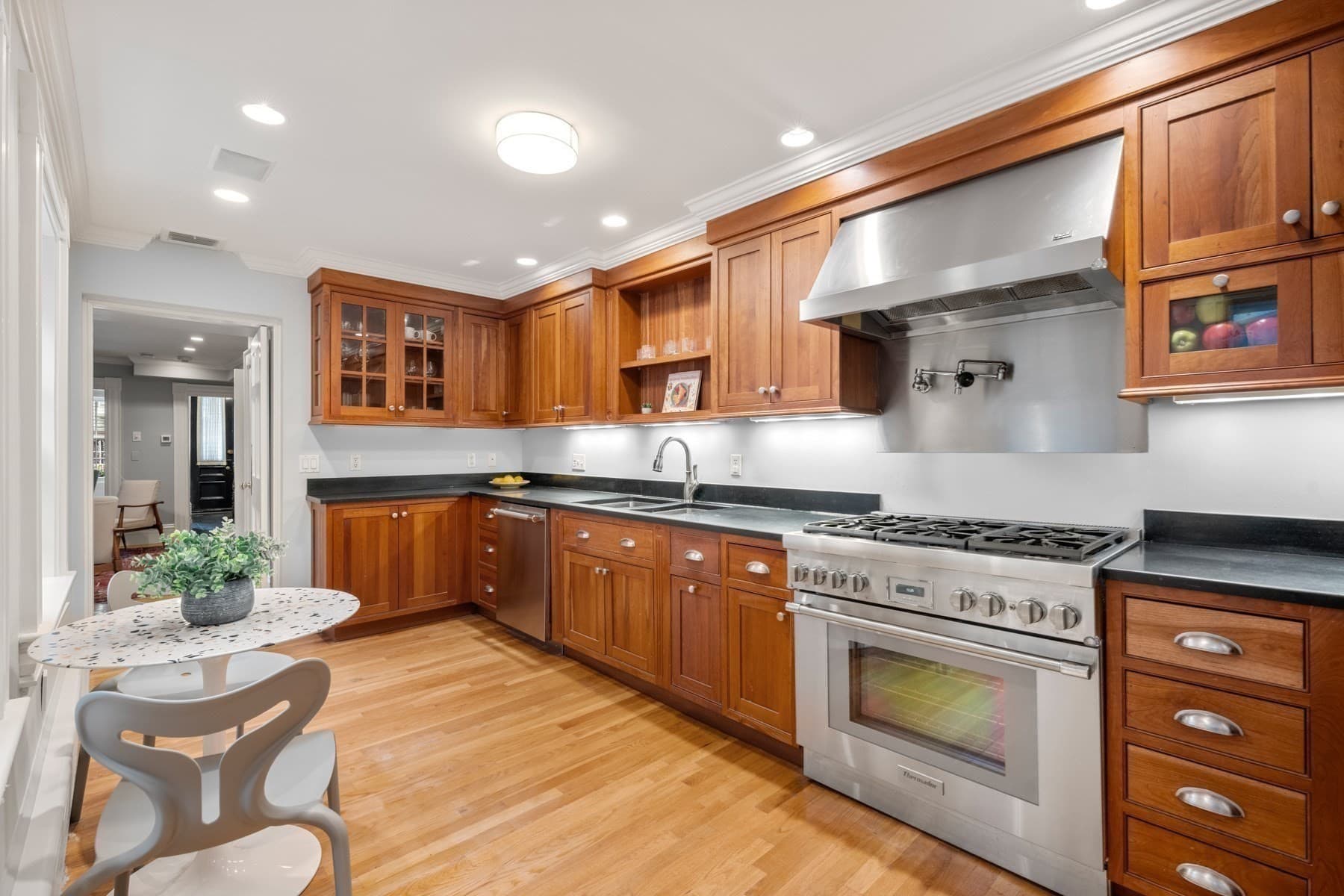 Single Family Residence at 14 Pinckney Street, Boston MA 02114, photo 7 of 27