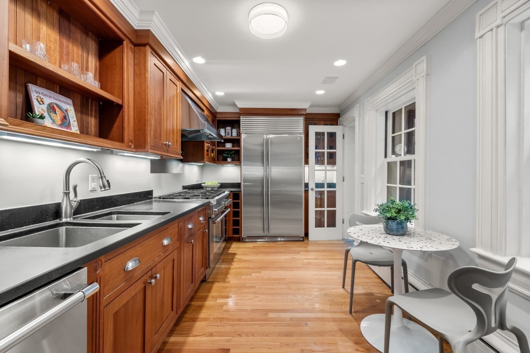 Single Family Residence at 14 Pinckney Street, Boston MA 02114, photo 8 of 27