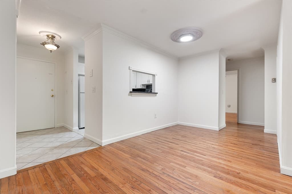 Condominium at 17 Weld St # 11, Framingham MA 01702, photo 2 of 17