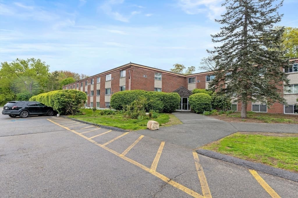 Condominium at 17 Weld St # 11, Framingham MA 01702, photo 17 of 17