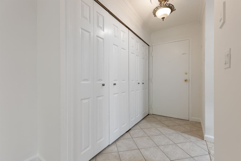 Condominium at 17 Weld St # 11, Framingham MA 01702, photo 4 of 17
