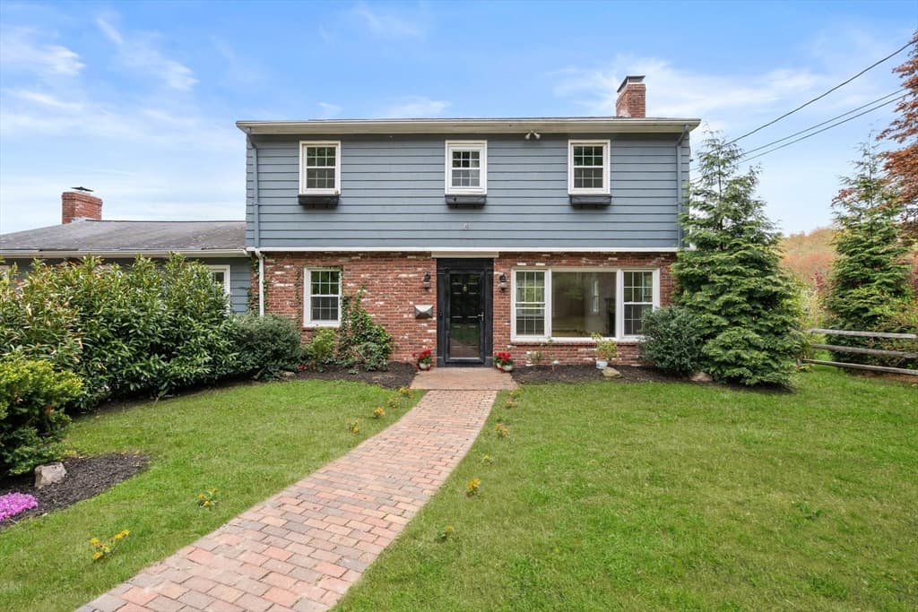 1066 Hillside St, Milton MA 02186 photo 2