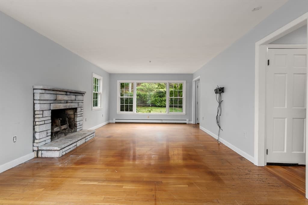 1066 Hillside St, Milton MA 02186 photo 5