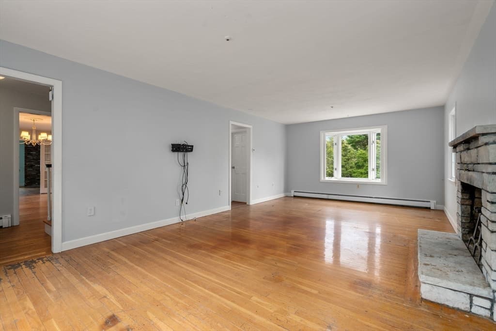 1066 Hillside St, Milton MA 02186 photo 4