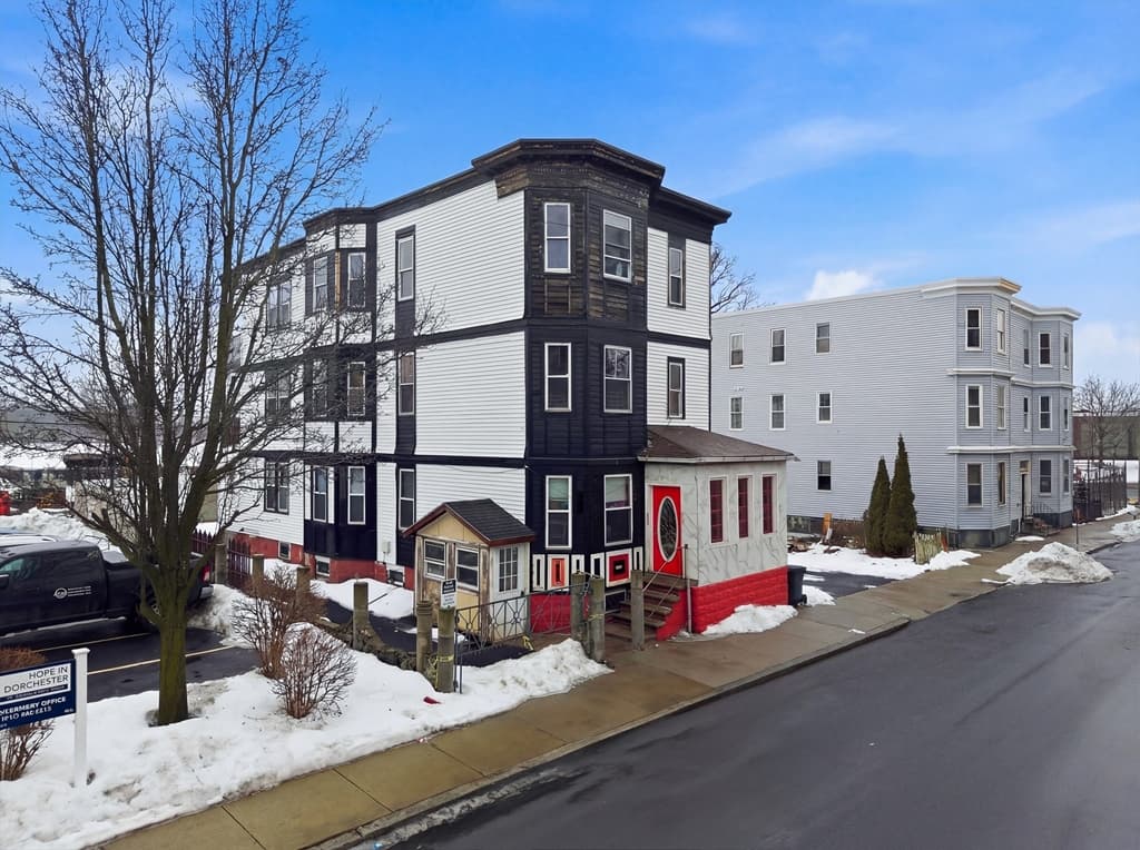 3 Family at 100 Nightingale, Boston MA 02124, Boston, photo 37 of 40