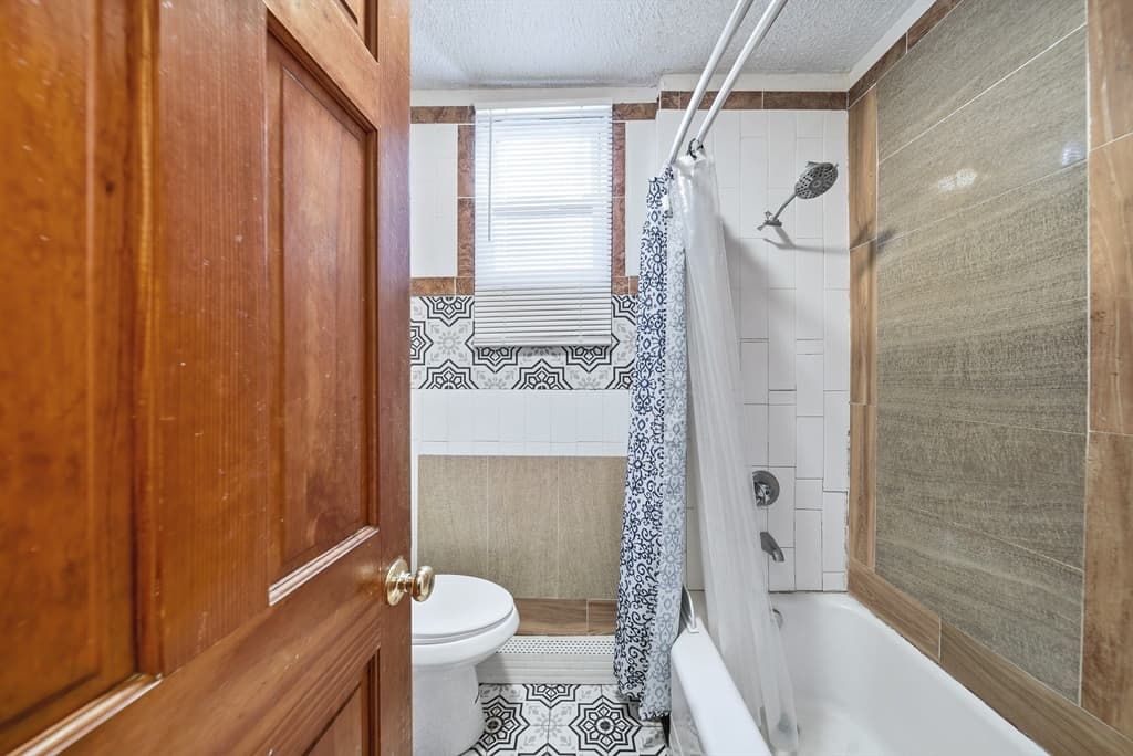 3 Family at 100 Nightingale, Boston MA 02124, Boston, photo 25 of 40