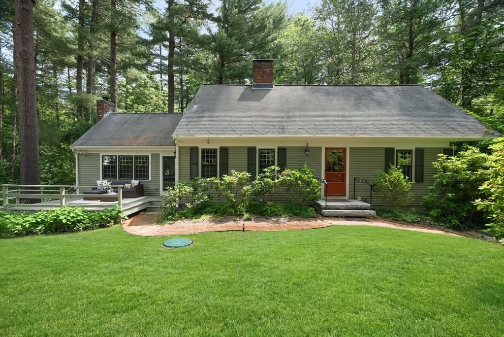 6 Brewster Rd, Wayland MA 01778