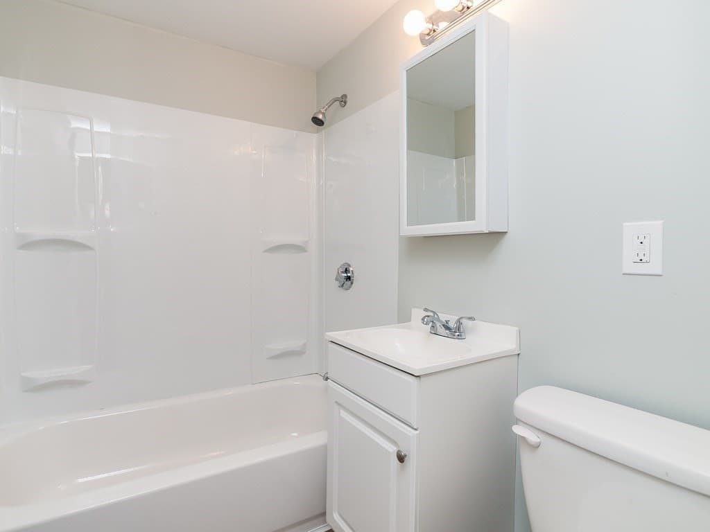 3 Family at 133 Baker St, Gardner MA 01440, Gardner, photo 7 of 10