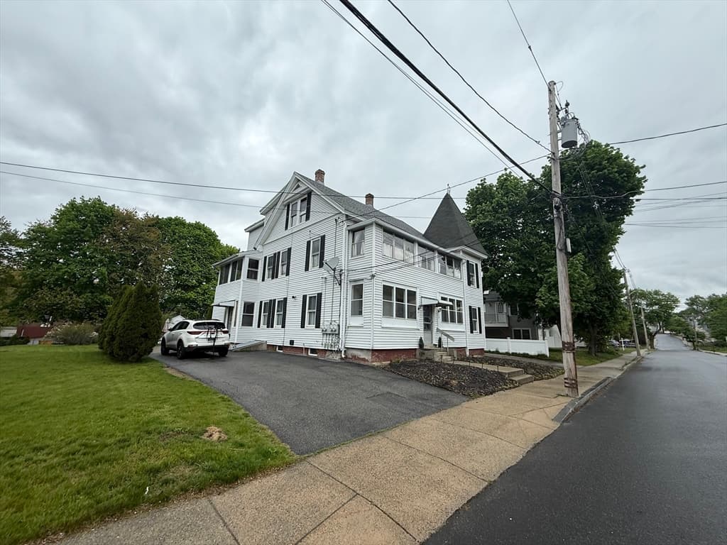 3 Family - 3 Units Up/Down at 39-41 Green St, Hudson MA 01749, Hudson, photo 2 of 17