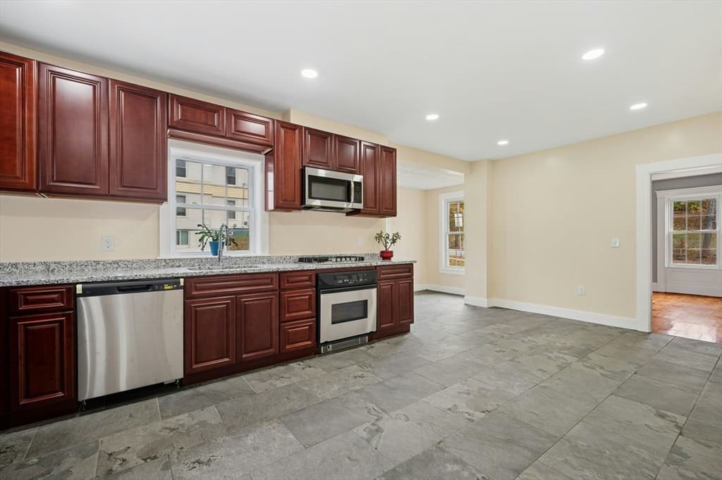 Single Family Residence at 95 S Main St, North Brookfield MA 01535, North Brookfield, photo 12 of 41