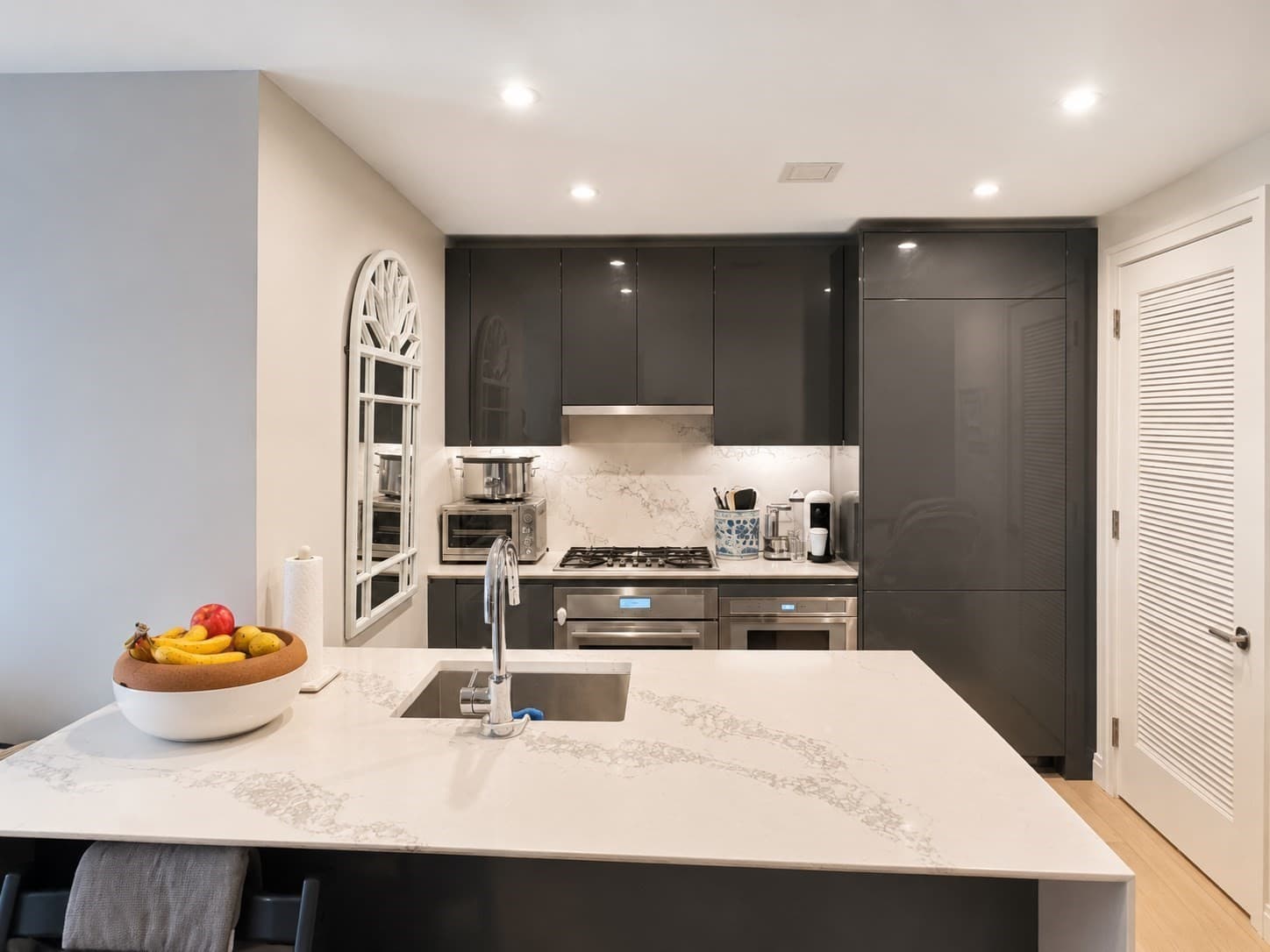 Condominium at 133 Seaport Blvd # 717, Boston MA 02210, photo 8 of 18
