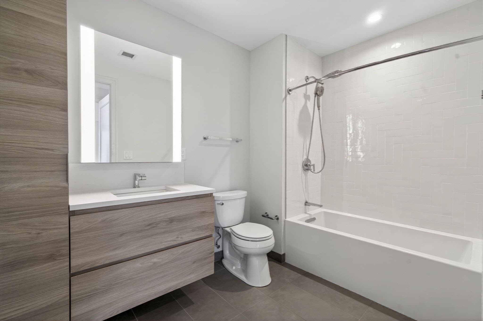 Condominium at 133 Seaport Blvd # 1208, Boston MA 02210, photo 22 of 42