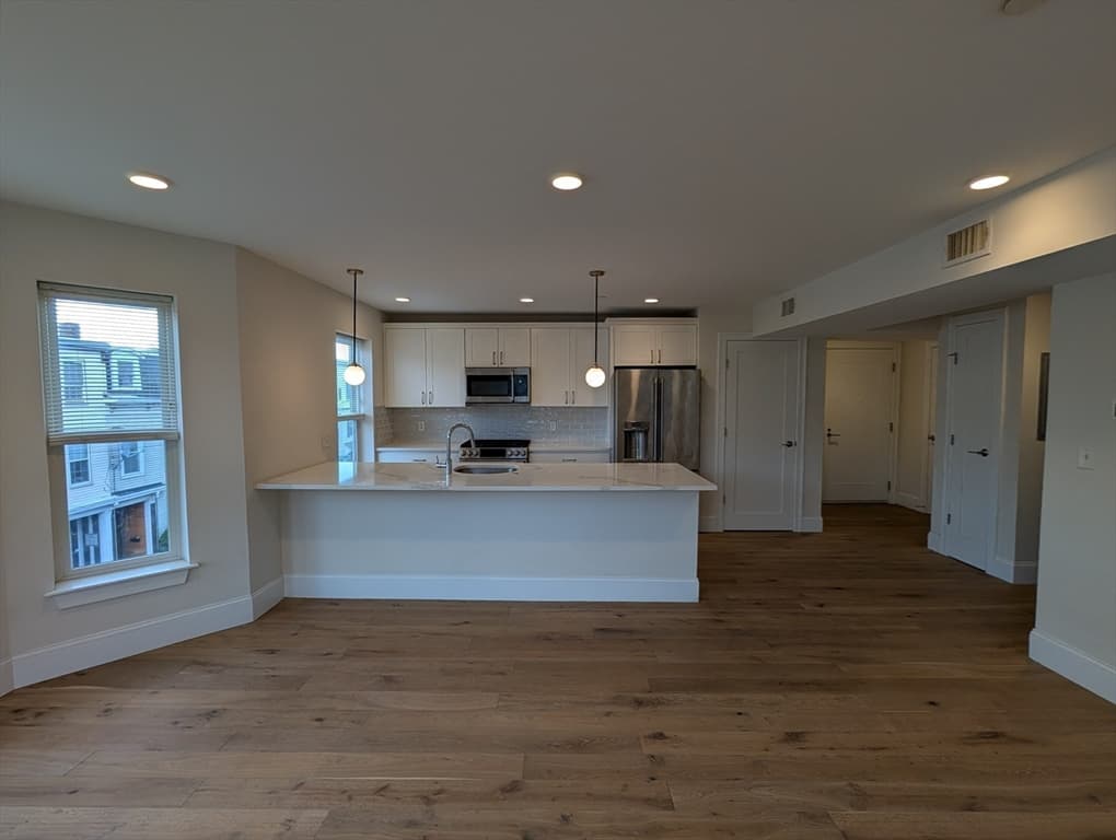 Condominium at 27 Ward St # 201, Boston MA 02127, photo 4 of 20