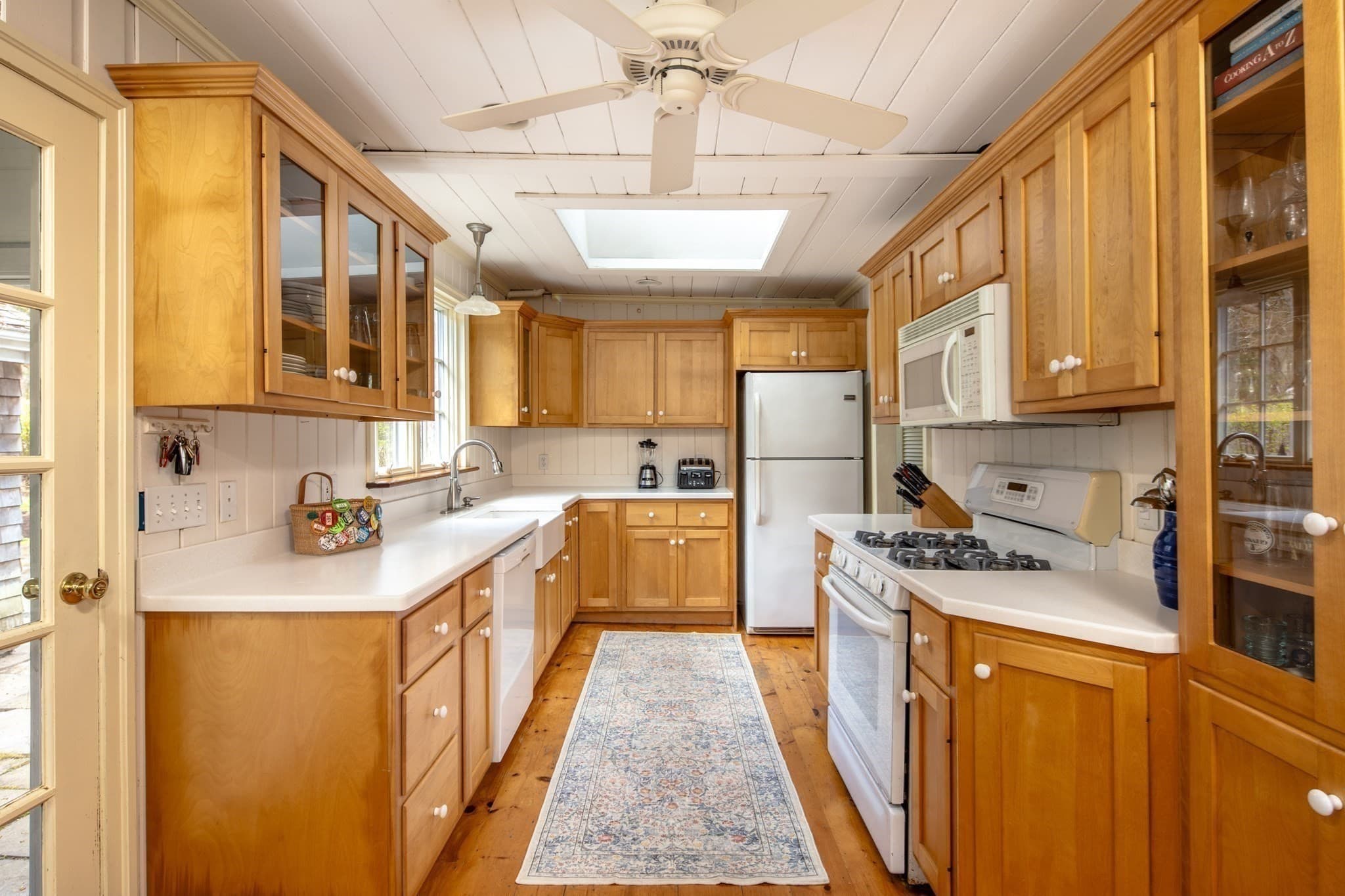 Single Family Residence at 12 Noyes Ave, Mattapoisett MA 02739, photo 22 of 42