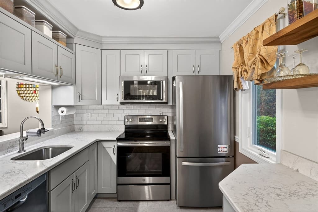 27 Billington Ln # 27, Brewster MA 02631 photo 3