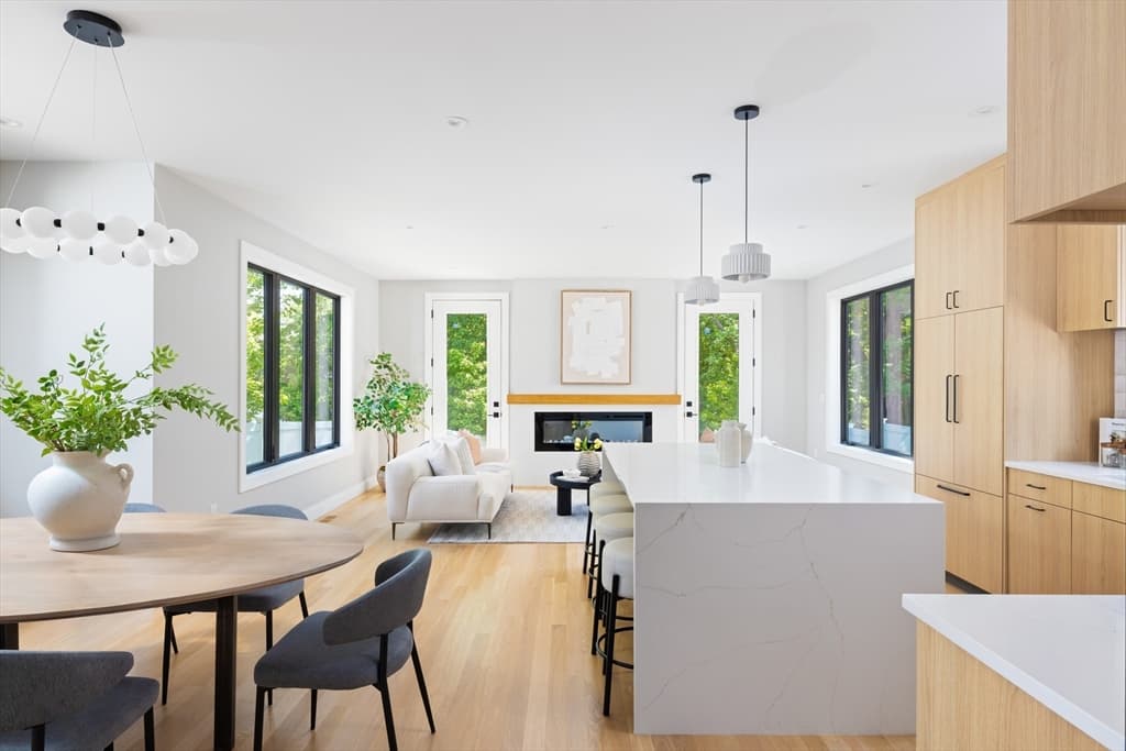 356 Linwood Ave # 356, Newton MA 02460