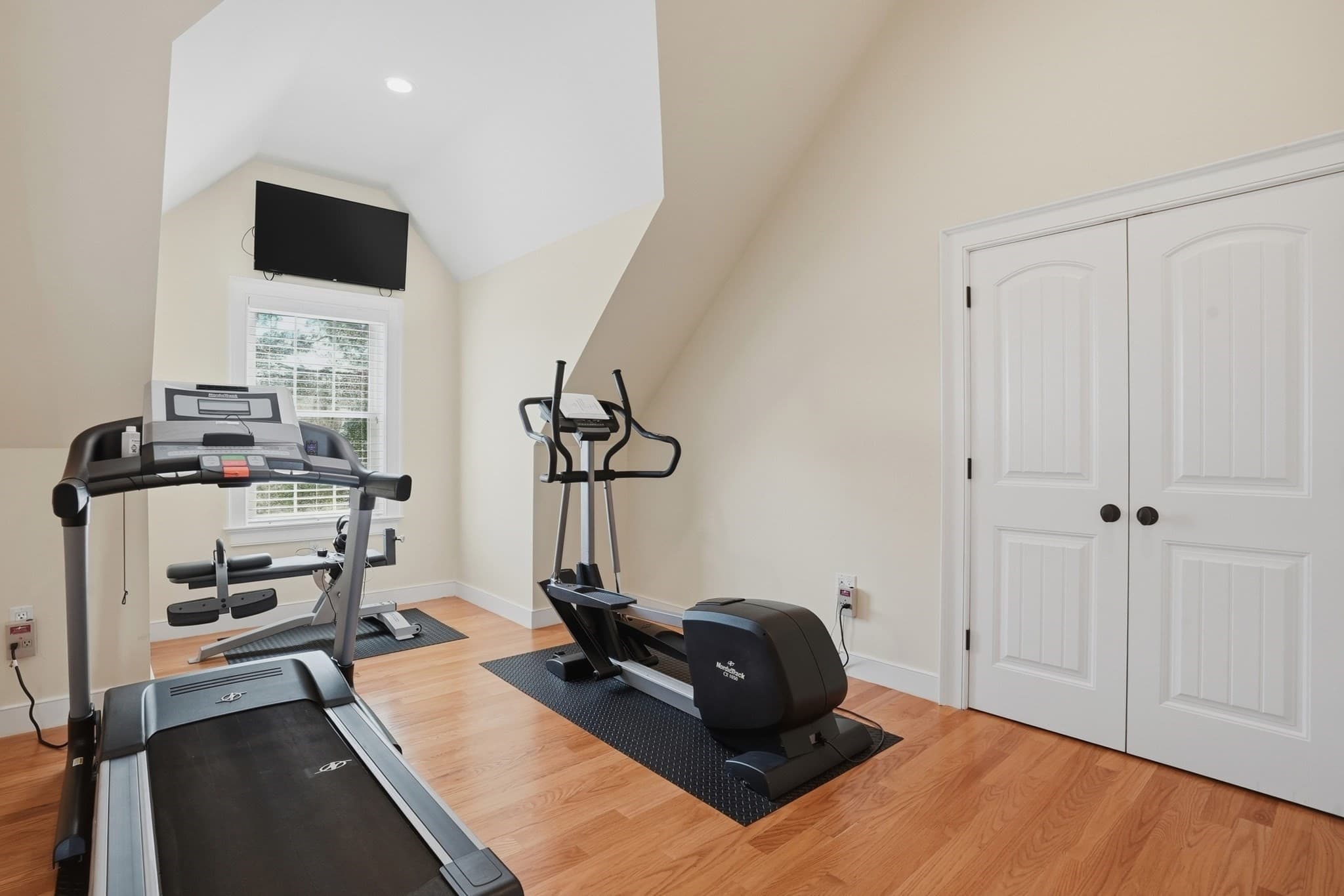 Single Family Residence at 1 Twin Springs Drive, Saugus MA 01906, Saugus, photo 18 of 42
