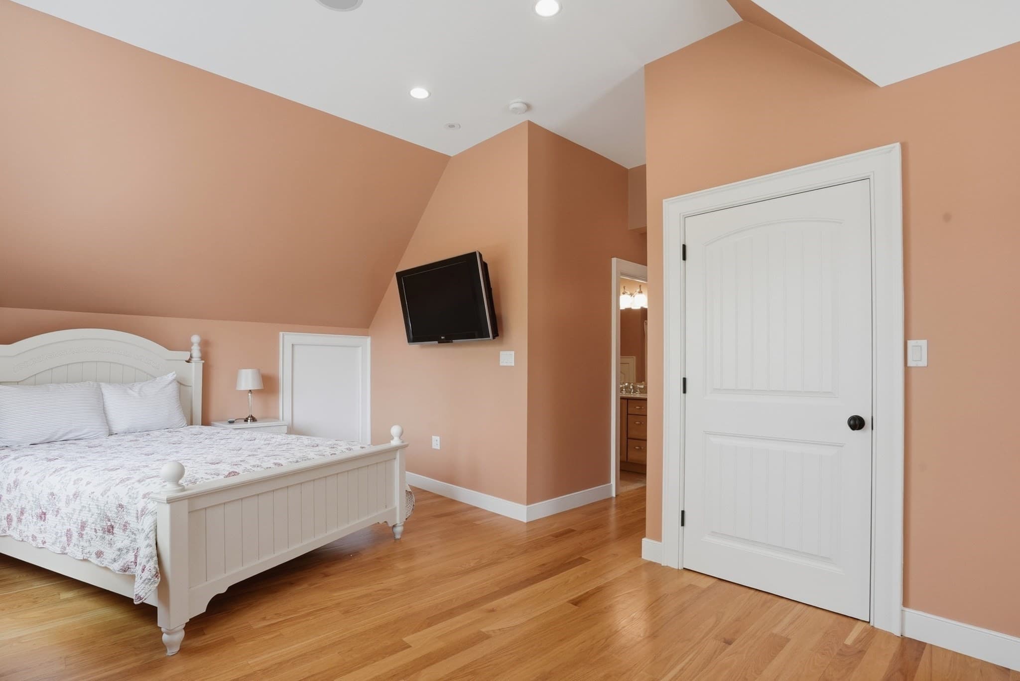 Single Family Residence at 1 Twin Springs Drive, Saugus MA 01906, Saugus, photo 25 of 42