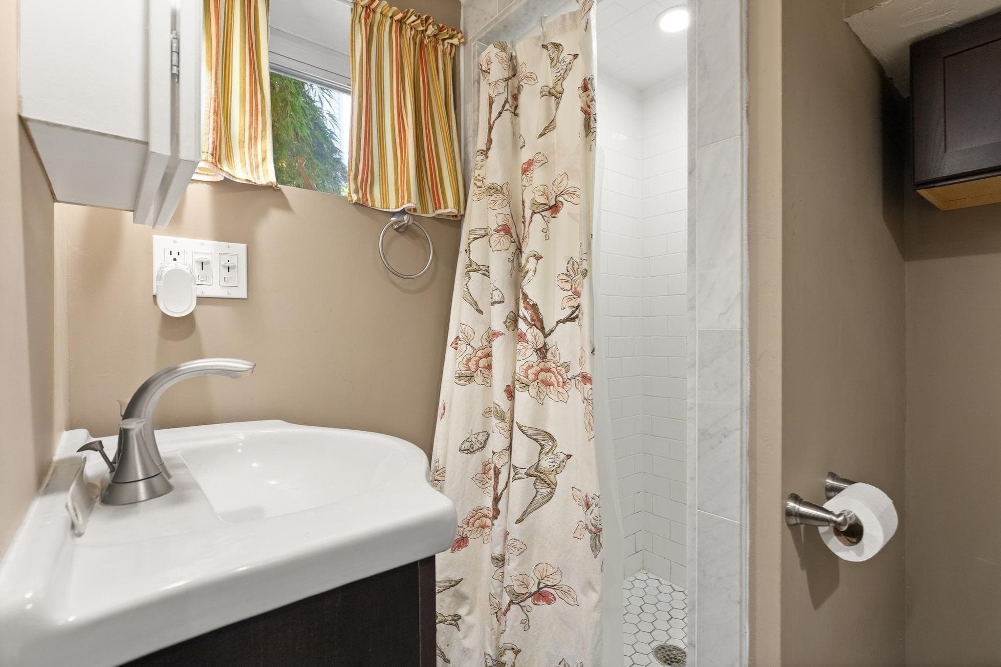 Single Family Residence at 42 Freeman Ave, Everett MA 02149, Everett, photo 32 of 40