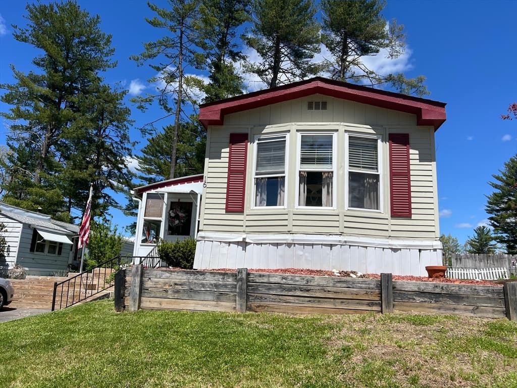 16 Fair Lane, Westfield MA 01085