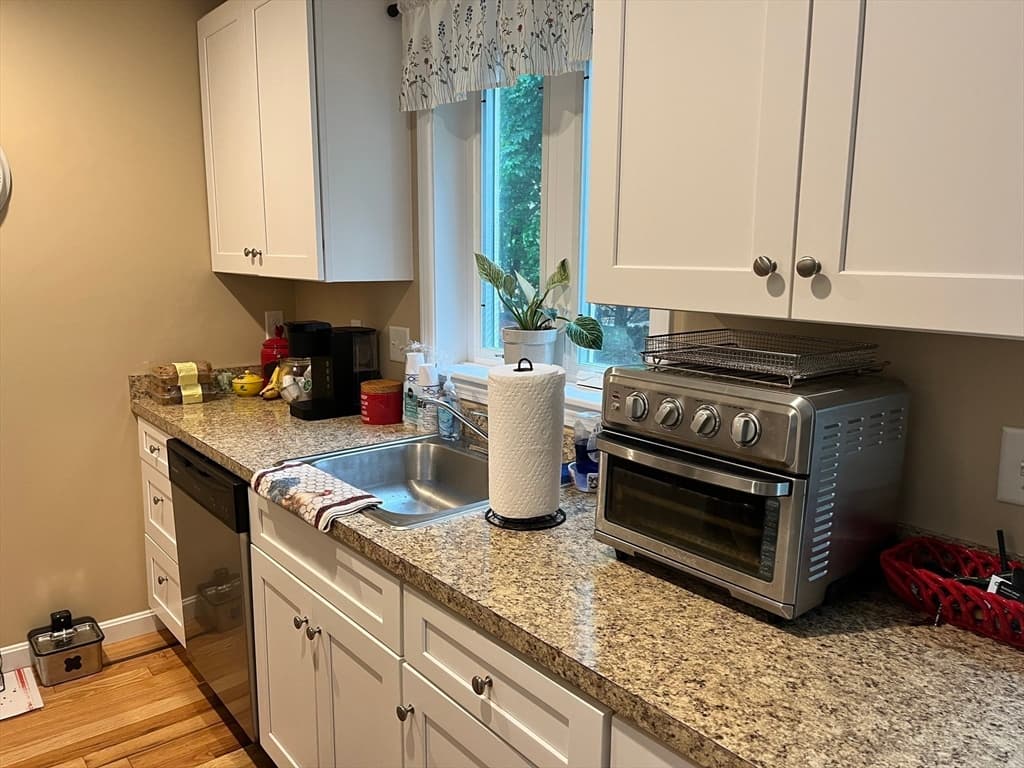 Condominium at 17 Arcade Street # B, Northbridge MA 01588, photo 5 of 15