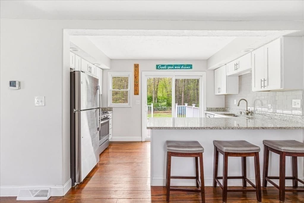 9 Douglas Ave, Norwell MA 02061 photo 5