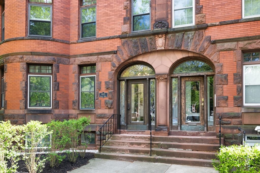 1895A Beacon # 1895A, Brookline MA 02445
