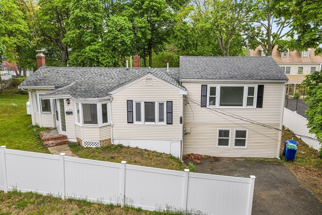 Single Family Residence at 146 Hayward St, Braintree MA 02184, photo 2 of 24