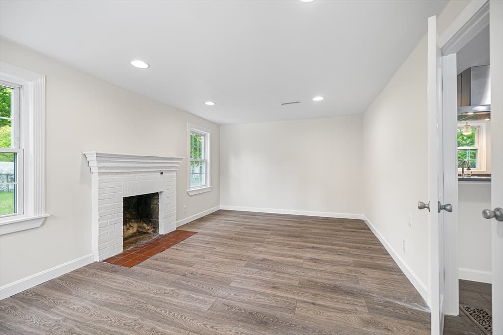 Single Family Residence at 146 Hayward St, Braintree MA 02184, photo 6 of 24