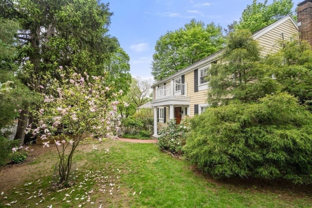 Single Family Residence at 560 Worcester Street, Wellesley MA 02481, photo 3 of 30