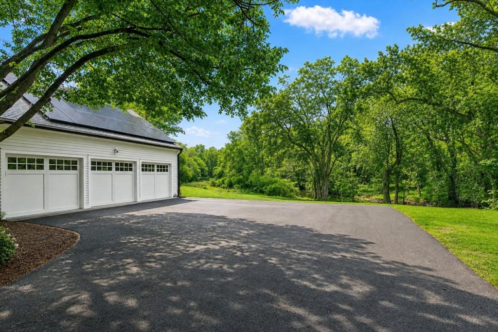 127 Lee Dr, Concord MA 01742 photo 36