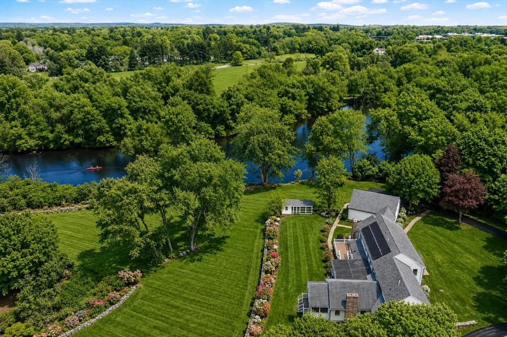 127 Lee Dr, Concord MA 01742