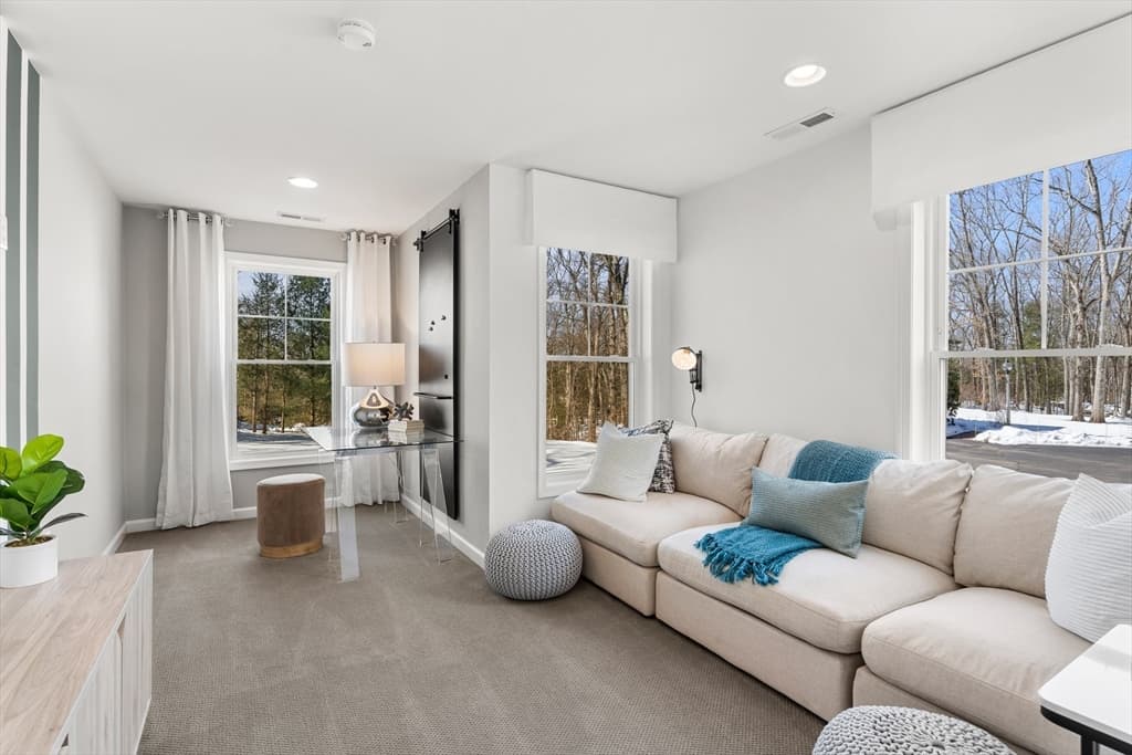 Condominium at 15 Emerald Run # 10, Shrewsbury MA 01545, photo 16 of 17