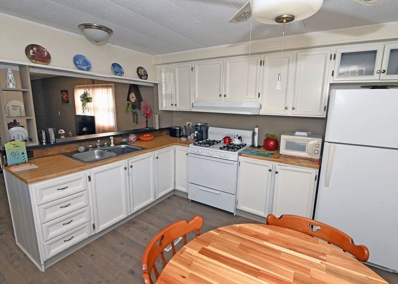 Mobile Home at 47 Clems Way # 47, Acushnet MA 02743, photo 6 of 12