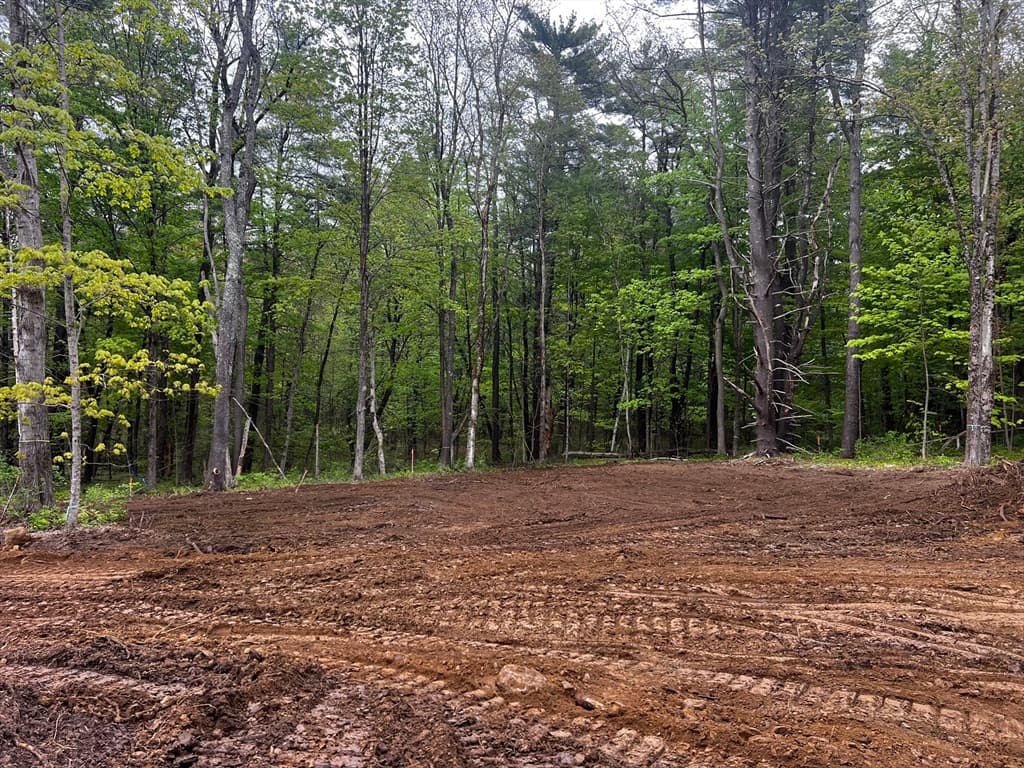 22 Hilliard Road, Kensington NH 03833
