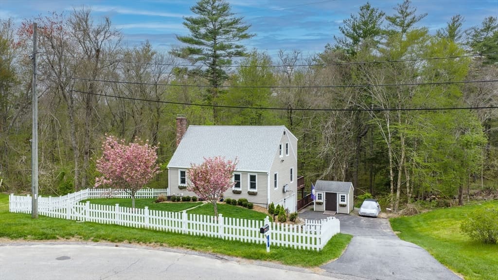 6 Michelle Lane, Mattapoisett MA 02739 photo 3