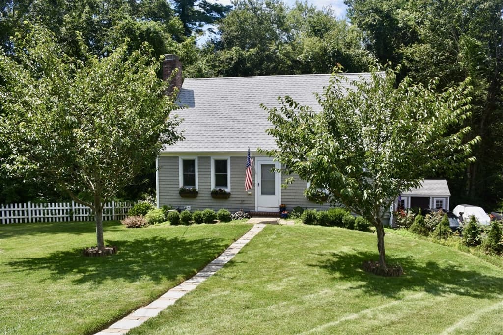 6 Michelle Lane, Mattapoisett MA 02739