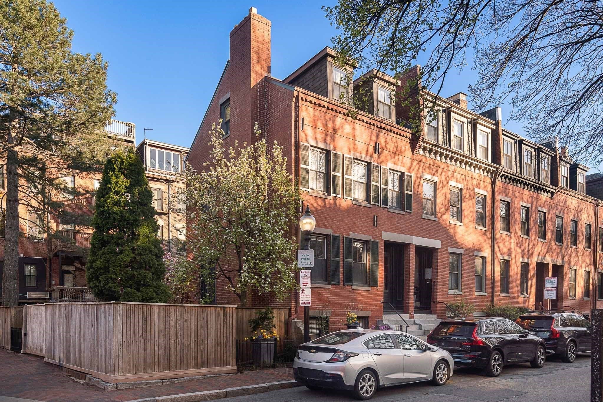 8 Ringgold St, Boston MA 02118
