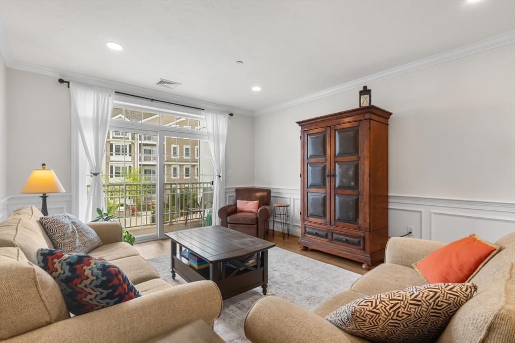 Condominium at 320 Middlesex Ave # B205, Medford MA 02155, photo 4 of 40