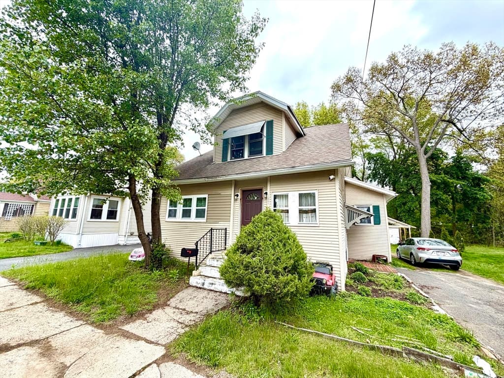 107 Dorset St, Springfield MA 01108 photo 2