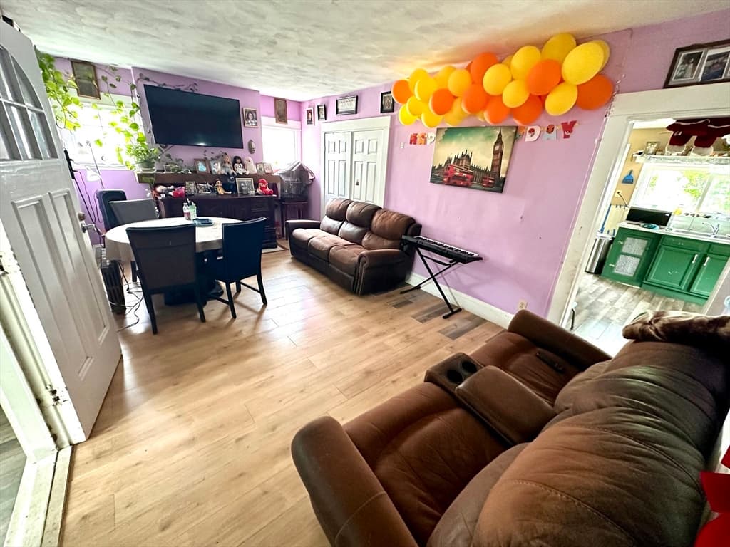 107 Dorset St, Springfield MA 01108 photo 6