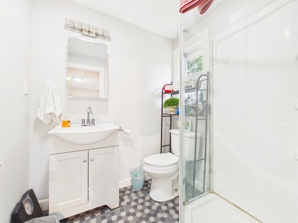 15 Sunset Dr, Randolph MA 02368 photo 5