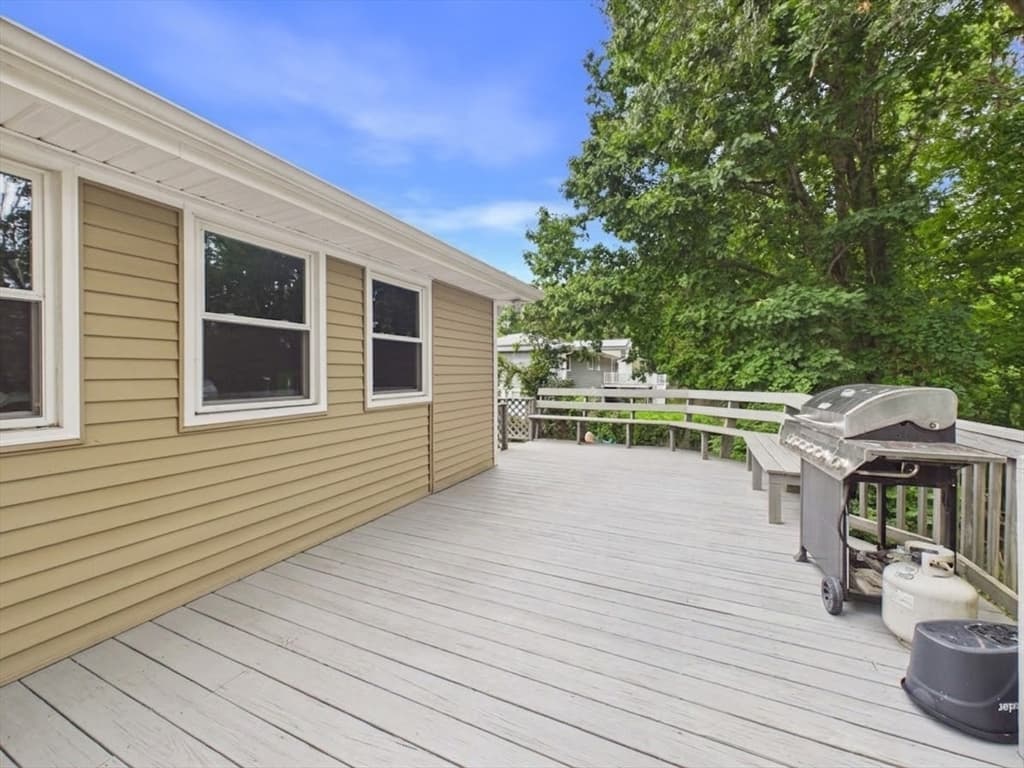 15 Sunset Dr, Randolph MA 02368 photo 39