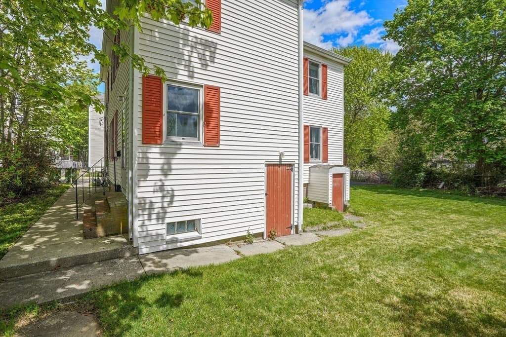 2 Family - 2 Units Up/Down at 21 Forest Avenue Ct, Plymouth MA 02360, Plymouth, photo 5 of 36