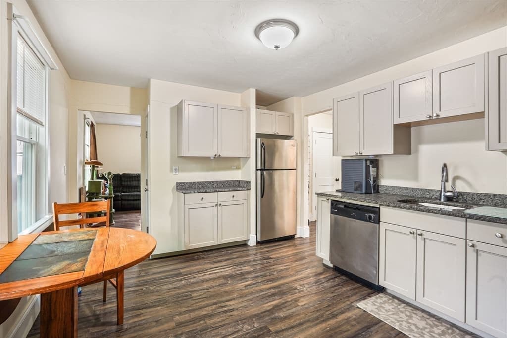 2 Family - 2 Units Up/Down at 21 Forest Avenue Ct, Plymouth MA 02360, Plymouth, photo 9 of 36